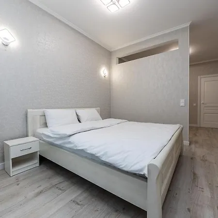 Flatrent Drahomanova 2A Apartment Kyiv Exterior photo