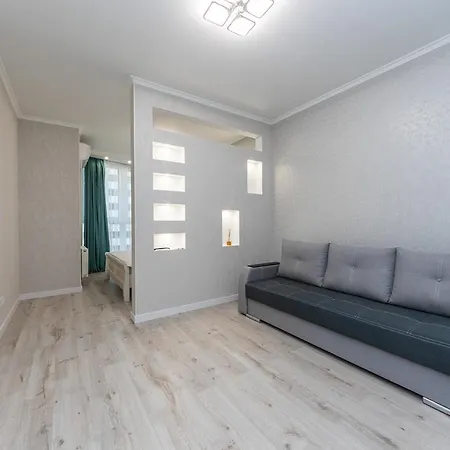 Flatrent Drahomanova 2A Apartment Kyiv Exterior photo
