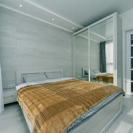 Flatrent Drahomanova 2A Apartment Kyiv Exterior photo