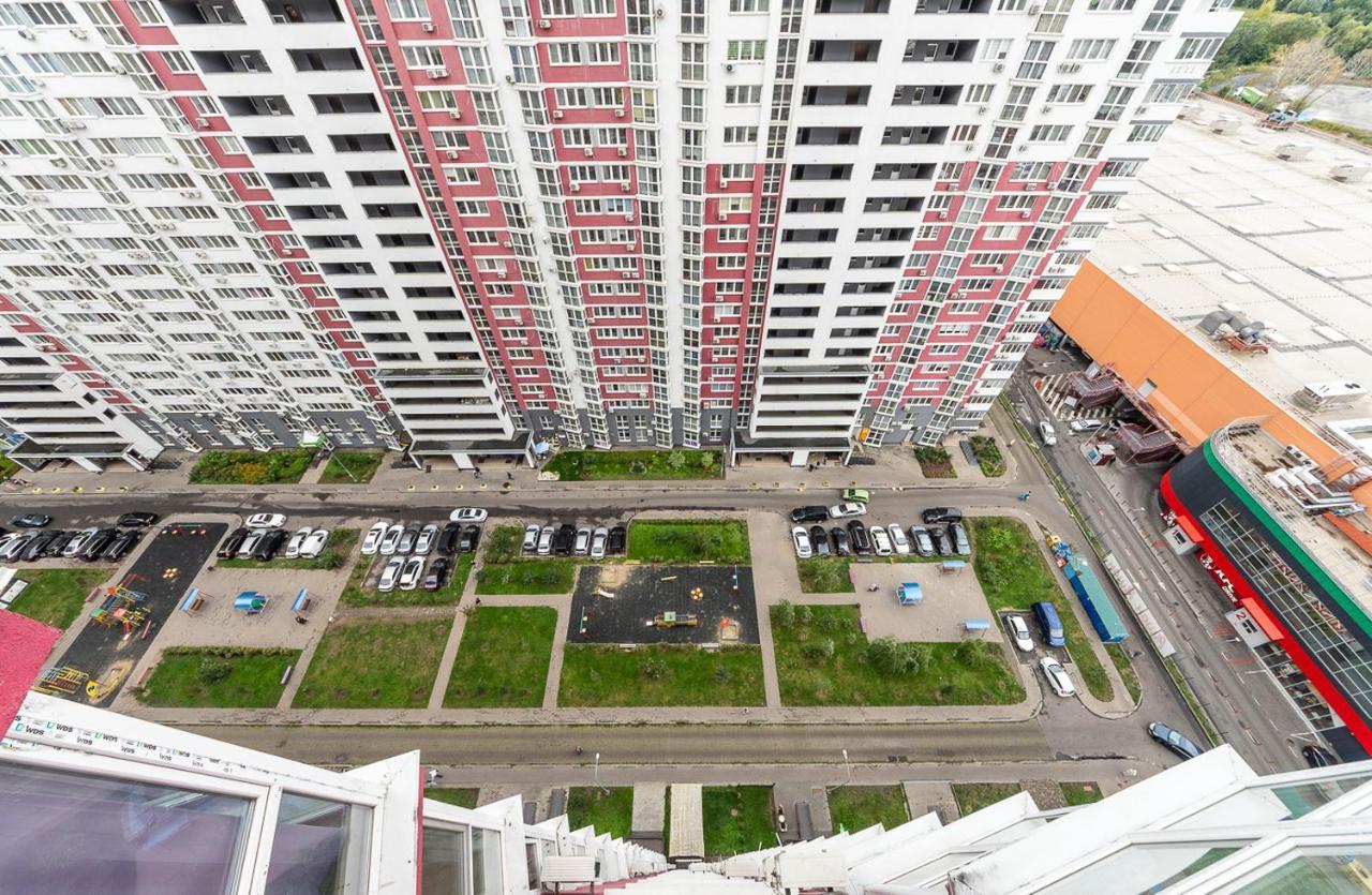 Flatrent Drahomanova 2a Kiew
