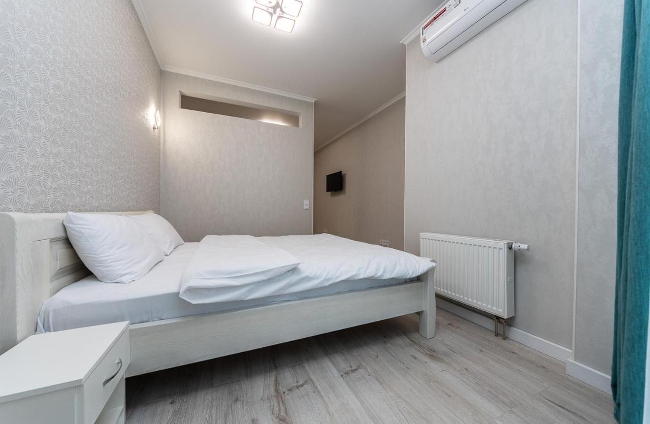 Apartment Flatrent Drahomanova 2a *
