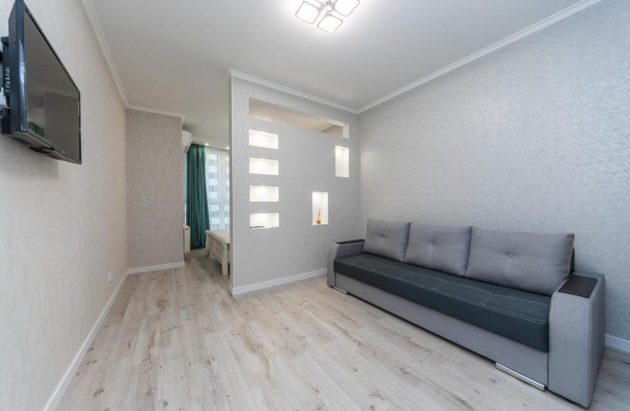 Flatrent Drahomanova 2a Kiew