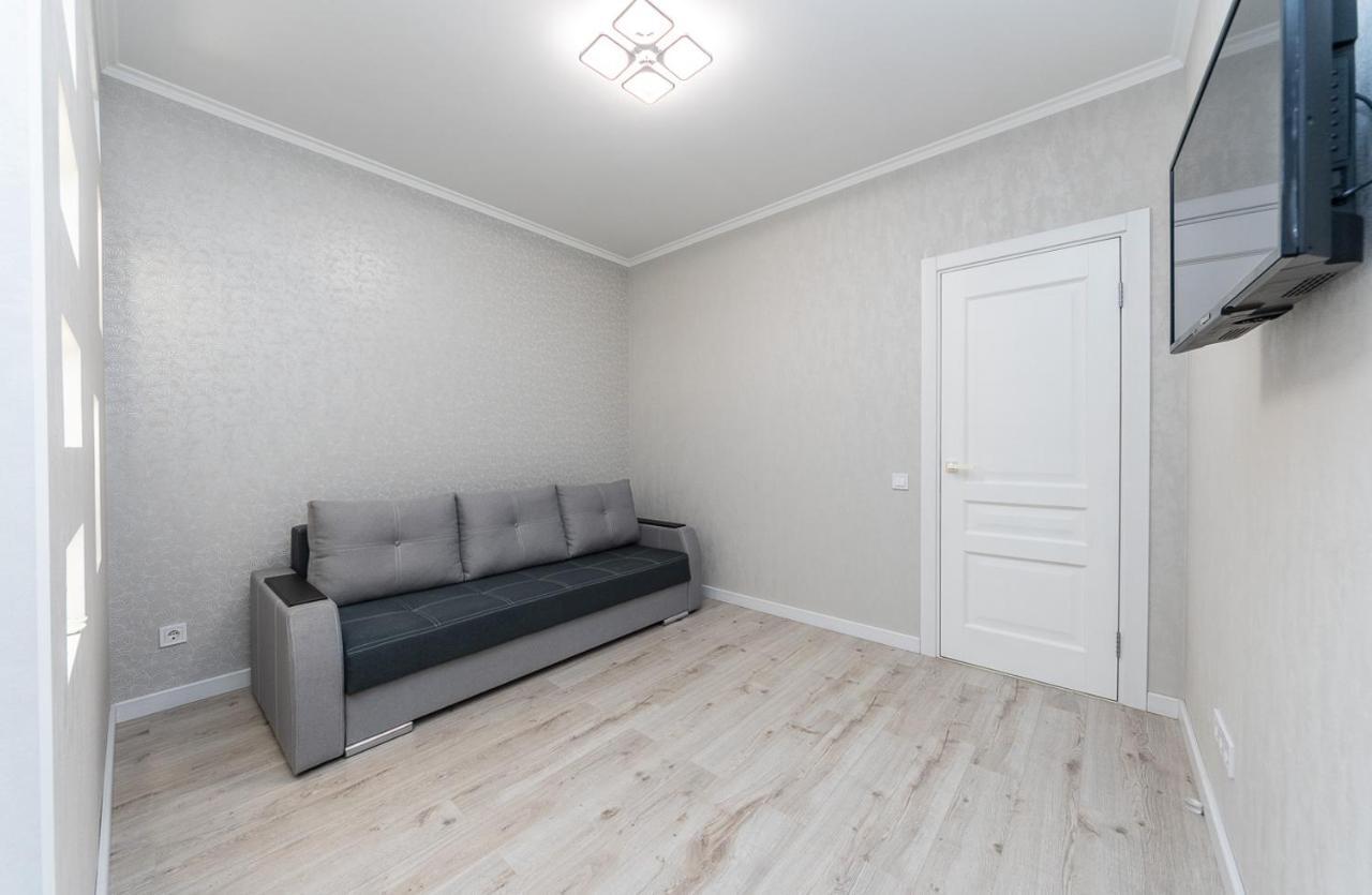 Flatrent Drahomanova 2a Apartment