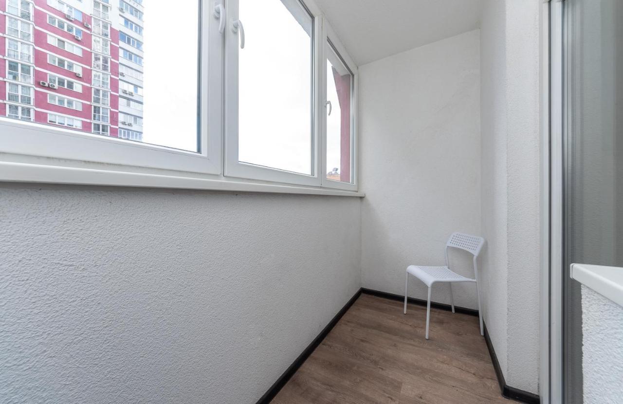 Flatrent Drahomanova 2a Kiew