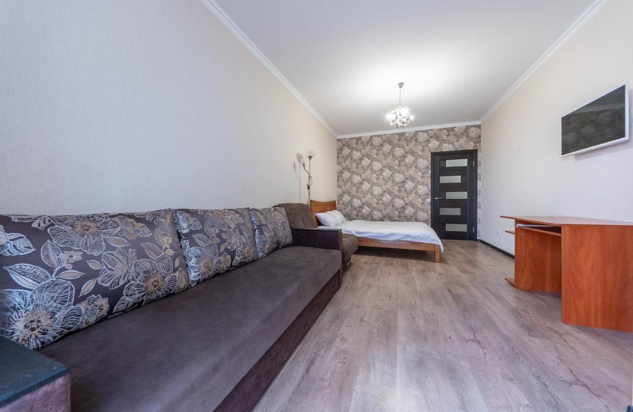 Flatrent Drahomanova 2a Kiew