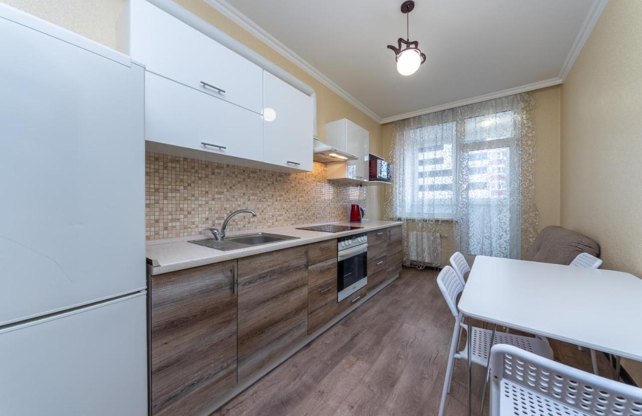 Flatrent Drahomanova 2a
